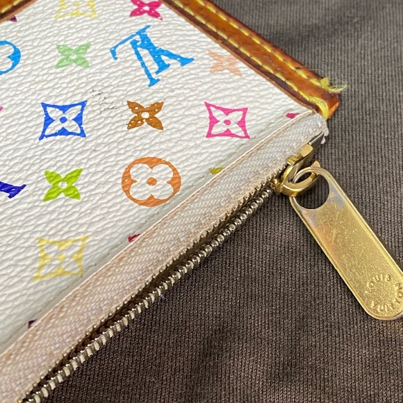 Louis Vuitton Multicolor Key Pouch "LIVE SHOW TODAY' - Picture 9 of 10